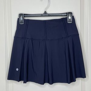 LULULEMON Skirt Size 4